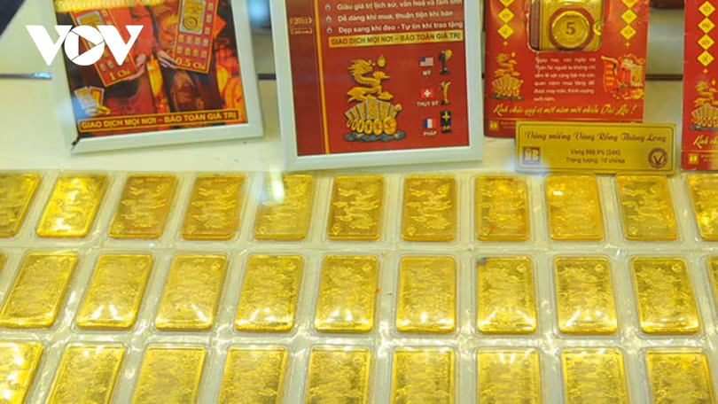 Giá vàng SJC tăng mạnh, vượt mốc 56 triệu đồng/lượng