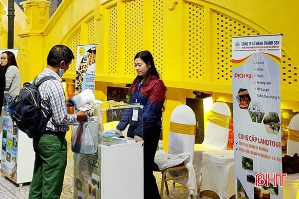 Nhiều du khách ngoại tỉnh chọn Hà Tĩnh làm điểm đến dịp lễ 30/4 - 1/5