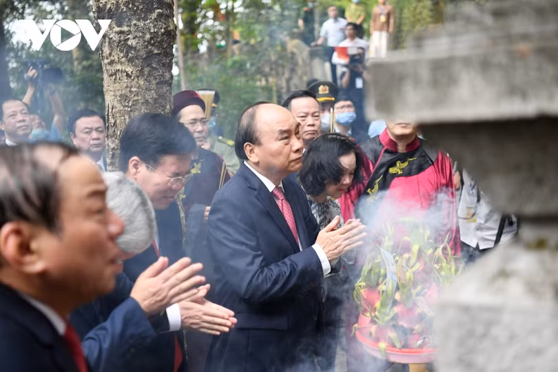 Lãnh đạo Đảng, Nhà nước dâng hương tưởng niệm các Vua Hùng