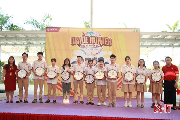 Học sinh iSchool Hà Tĩnh nhận giải kim cương chương trình “Thợ săn điểm tốt”
