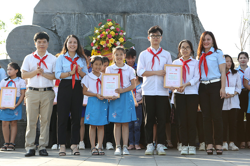 "Thiếu nhi Hà Tĩnh tự hào truyền thống - Tiếp bước cha anh” ảnh 10 Thiếu nhi Hà Tĩnh tự hào truyền thống - Tiếp bước cha anh”