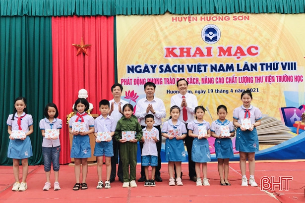 Khơi dậy tình yêu đọc sách cho giáo viên, học sinh phố núi Hà Tĩnh
