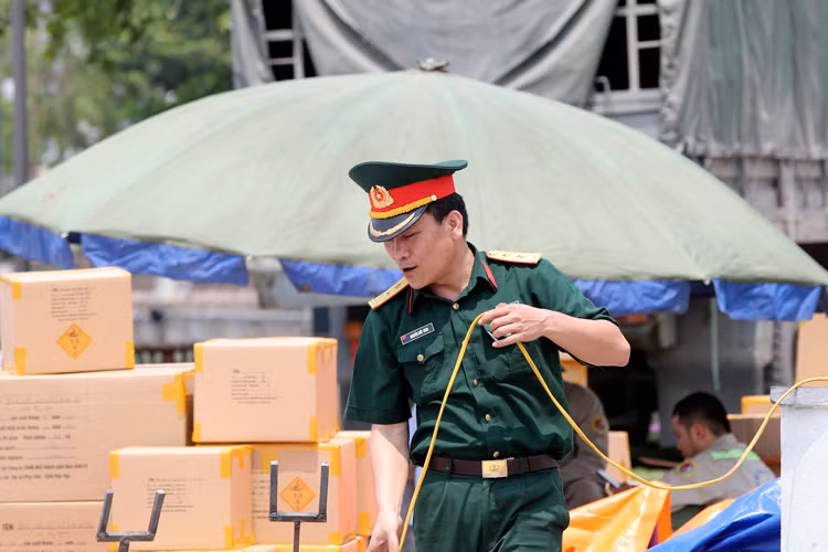 Cận cảnh trận địa pháo hoa tầm cao dịp Giỗ Tổ Hùng Vương