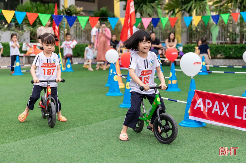 Sôi nổi giải đua xe đạp của các bé mầm non trường Trung Kiên