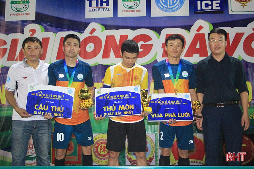 Đội họ Hoàng vô địch Giải Bóng đá nam các dòng họ Hà Tĩnh