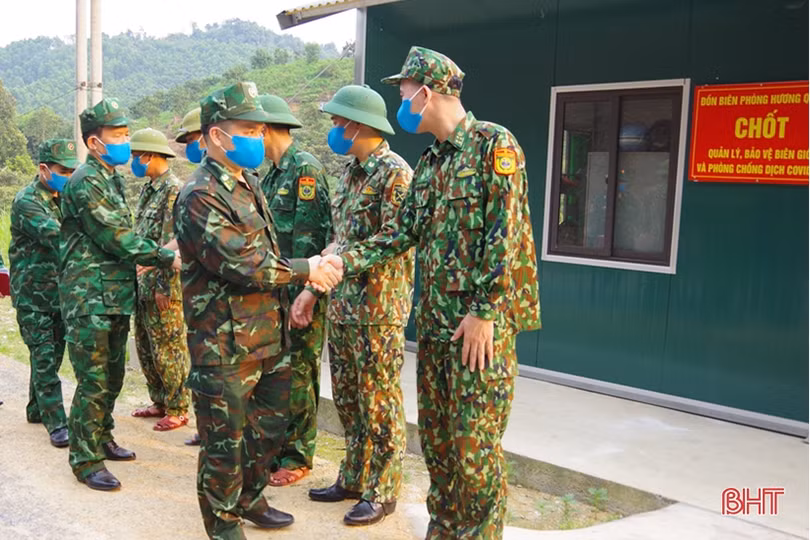 Kiểm tra các chốt phòng dịch Covid-19 trên tuyến biên giới Việt – Lào khu vực Hà Tĩnh