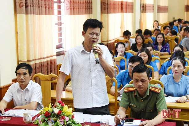 Bí thư Huyện ủy Lộc Hà đối thoại với cán bộ, đoàn viên công đoàn cơ sở