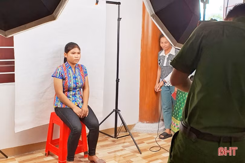 Hà Tĩnh: Tổ chức làm căn cước công dân miễn phí cho đồng bào dân tộc Chứt