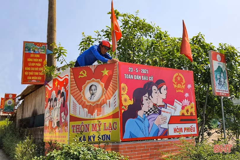 Linh hoạt tuyên truyền về bầu cử tới người dân vùng thượng Kỳ Anh