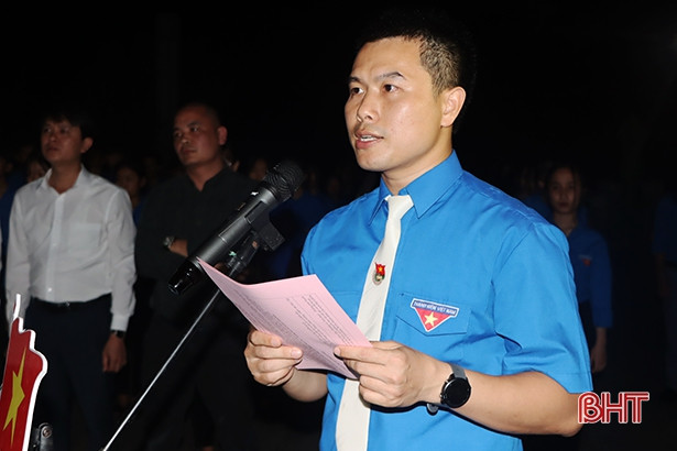 Tuổi trẻ Hà Tĩnh thắp nến tri ân cố Tổng Bí thư Hà Huy Tập