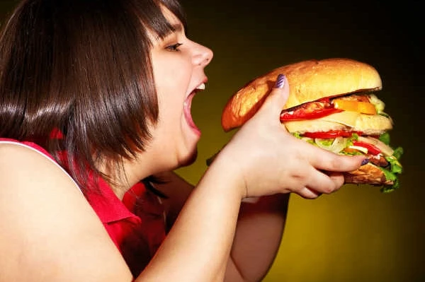 Ăn không đúng cách gây hại cho sức khỏe nghiêm trọng