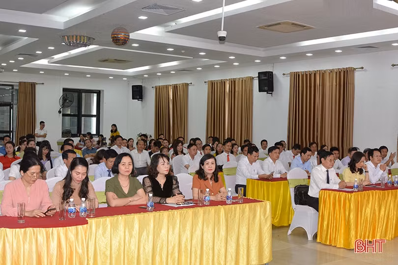 Vinh danh 32 nhà giáo Hà Tĩnh tại Hội giảng Nhà giáo giáo dục nghề nghiệp toàn tỉnh