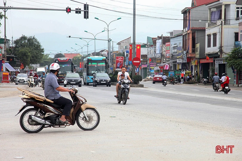 Muôn kiểu vi phạm luật giao thông ở Can Lộc