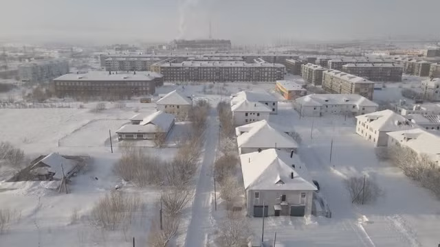 Cảnh tượng choáng ngợp tại ngôi làng bị đóng băng hoàn toàn ở Nga