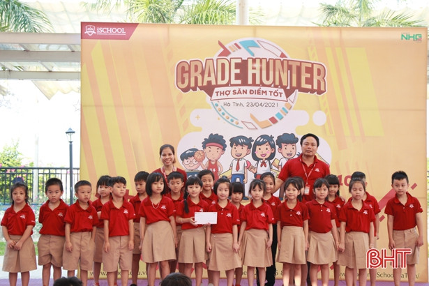 Học sinh iSchool Hà Tĩnh nhận giải kim cương chương trình “Thợ săn điểm tốt”