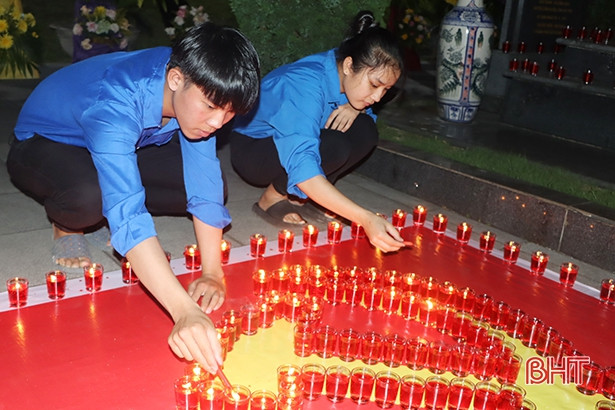 Tuổi trẻ Hà Tĩnh thắp nến tri ân cố Tổng Bí thư Hà Huy Tập