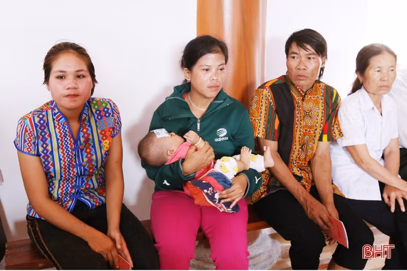 Hà Tĩnh: Tổ chức làm căn cước công dân miễn phí cho đồng bào dân tộc Chứt