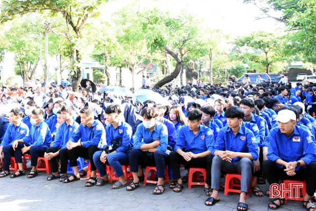 Học sinh Hà Tĩnh tham gia triển lãm số về Hoàng Sa và Trường Sa