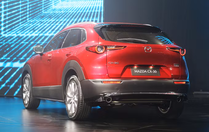 Mazda CX-3 và CX-30 ra mắt, giá từ 629 và 839 triệu đồng