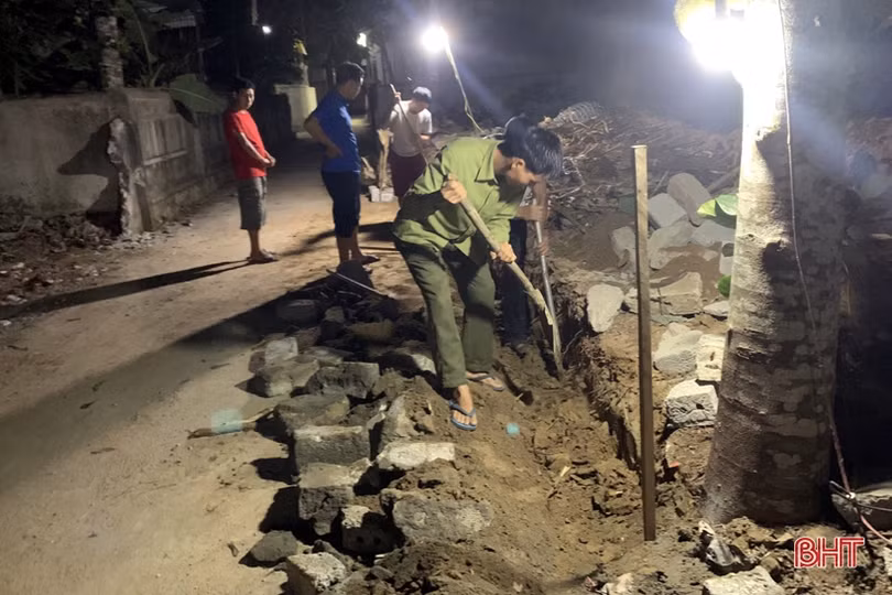 Bà con lương giáo ở Hà Tĩnh hiến đất mở rộng đường giao thông