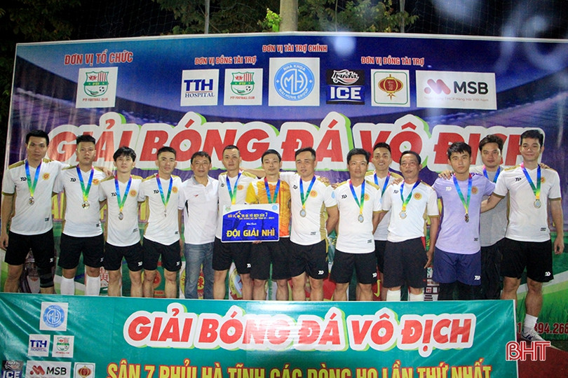 Đội họ Hoàng vô địch Giải Bóng đá nam các dòng họ Hà Tĩnh