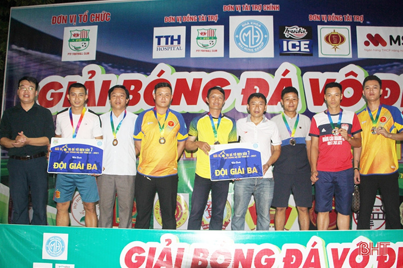 Đội họ Hoàng vô địch Giải Bóng đá nam các dòng họ Hà Tĩnh