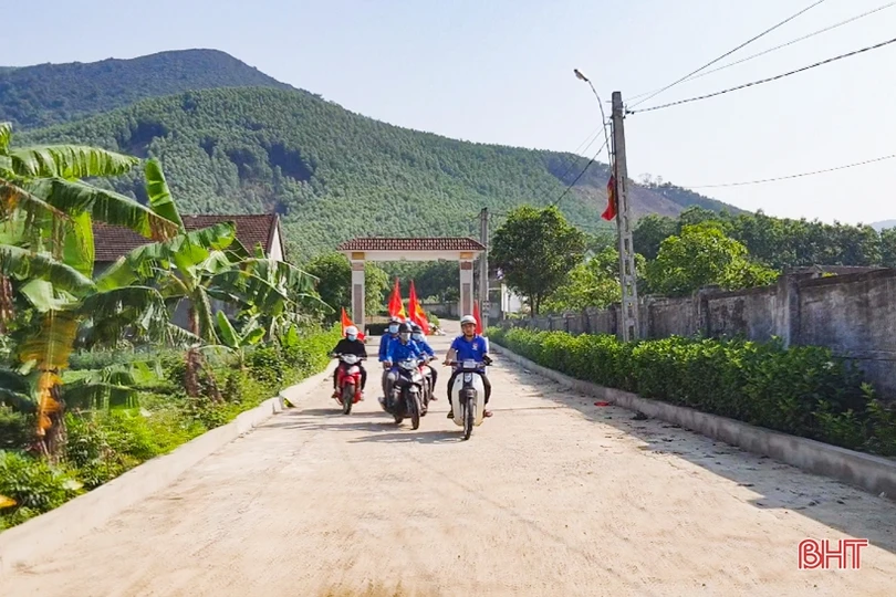 Linh hoạt tuyên truyền về bầu cử tới người dân vùng thượng Kỳ Anh