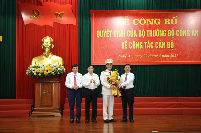 Công bố quyết định Giám đốc Công an tỉnh Nghệ An