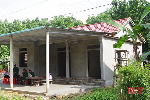 Bộ đội Biên phòng Hà Tĩnh hỗ trợ 50 triệu đồng xây nhà ở cho người có công