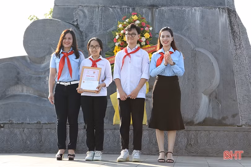 Thiếu nhi Hà Tĩnh tự hào truyền thống - Tiếp bước cha anh”