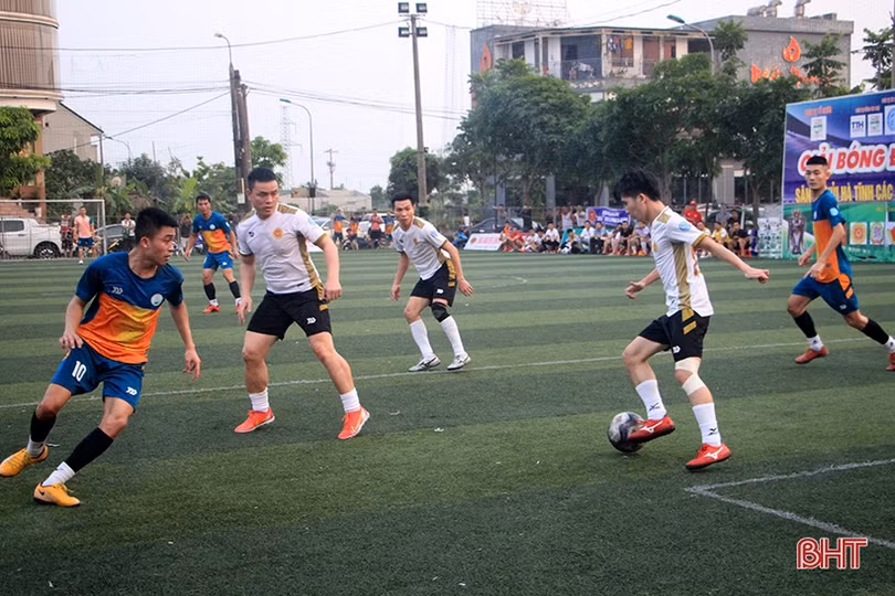 Đội họ Hoàng vô địch Giải Bóng đá nam các dòng họ Hà Tĩnh