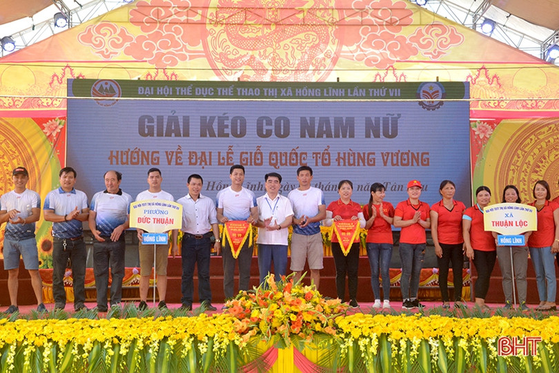 Sôi nổi giải kéo co chào mừng đại giỗ Quốc Tổ Hùng Vương năm 2021 tại Hà Tĩnh