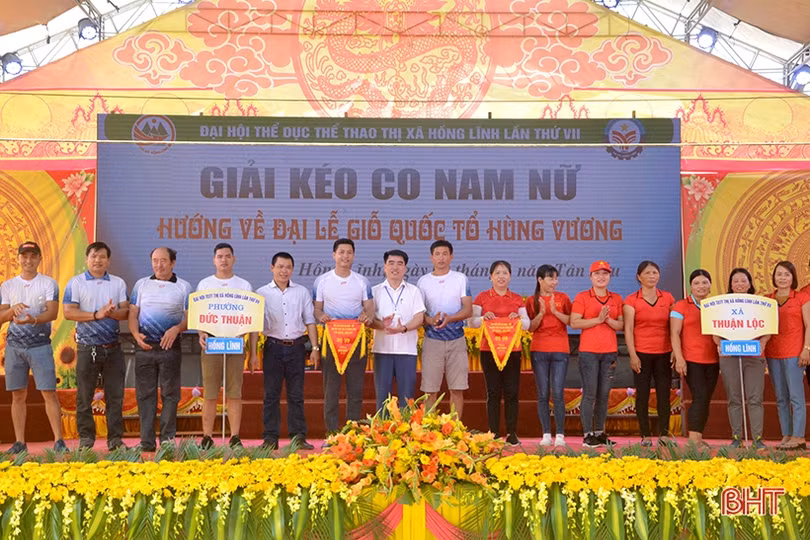Sôi nổi giải kéo co chào mừng đại giỗ Quốc Tổ Hùng Vương năm 2021 tại Hà Tĩnh