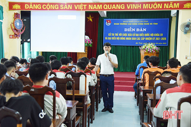 Sinh viên Cao đẳng Công nghệ Hà Tĩnh tìm hiểu về quyền và nghĩa vụ bầu cử