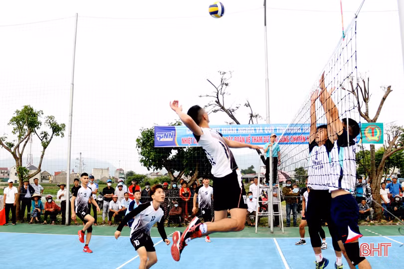 Khai mạc Giải Bóng chuyền nam Đại hội Thể dục, thể thao Hà Tĩnh lần thứ 9