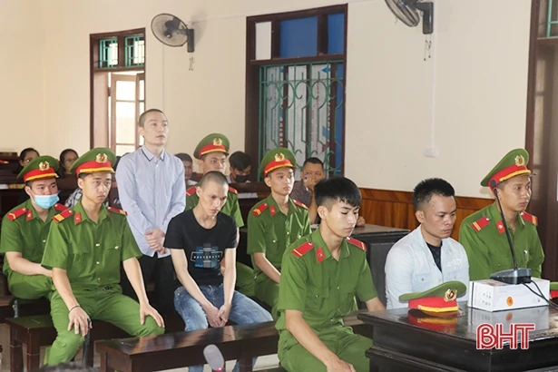 Hà Tĩnh: Vận chuyển gần 30 kg ma túy, các bị cáo lĩnh 2 án tử, 1 án tù chung thân