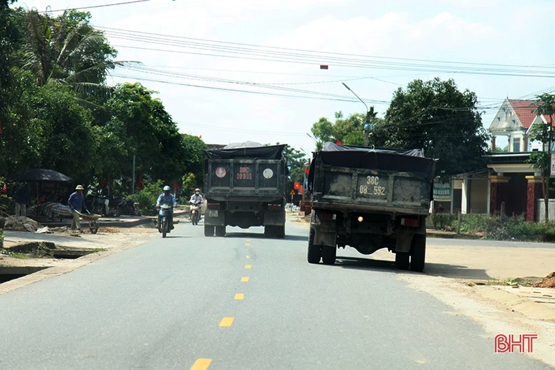 Muôn kiểu vi phạm luật giao thông ở Can Lộc