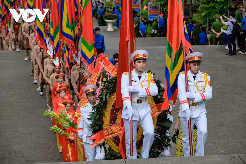 Lãnh đạo Đảng, Nhà nước dâng hương tưởng niệm các Vua Hùng