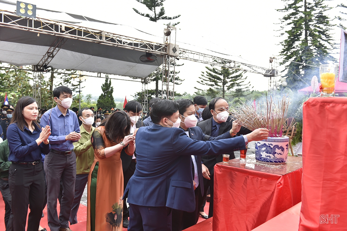 Hà Tĩnh tổ chức trọng thể lễ truy điệu, an táng 11 hài cốt liệt sỹ quân tình nguyện, chuyên gia Việt Nam hy sinh tại Lào