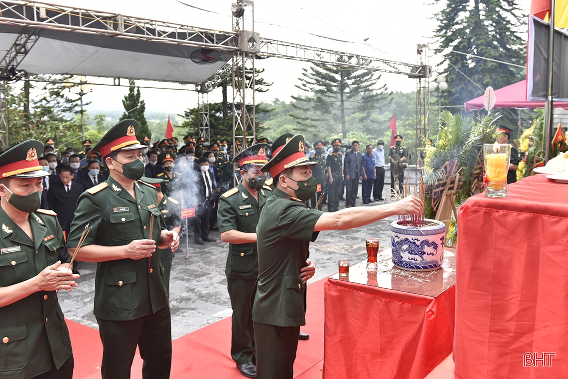 Hà Tĩnh tổ chức trọng thể lễ truy điệu, an táng 11 hài cốt liệt sỹ quân tình nguyện, chuyên gia Việt Nam hy sinh tại Lào