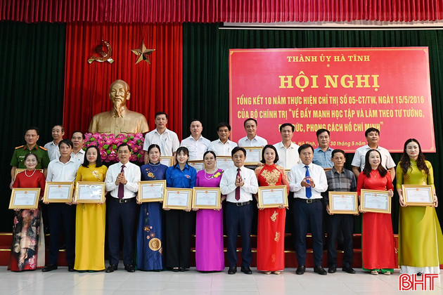 Vinh danh điển hình học tập và làm theo tư tưởng, đạo đức, phong cách Hồ Chí Minh