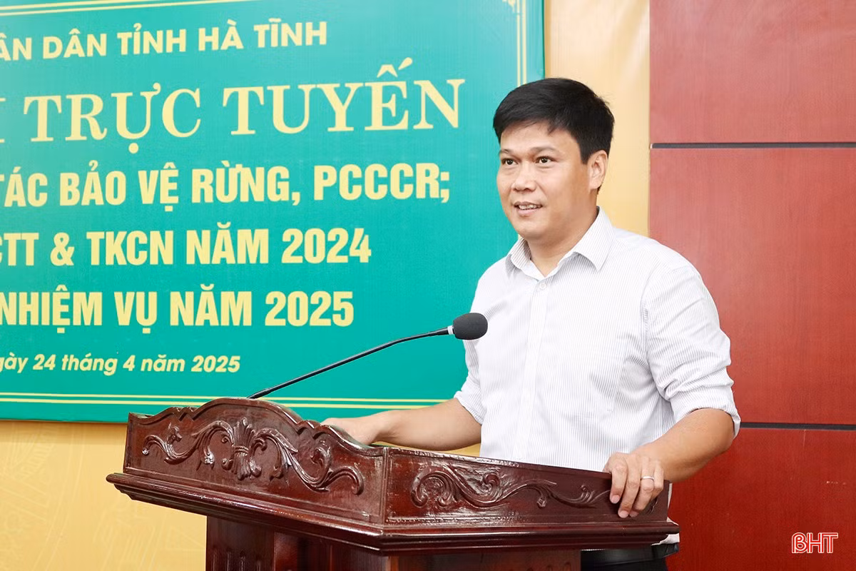 Ông Phạm Nguyễn Bính - Phó Giám đốc Sở NN&amp;MT báo cáo công tác BVR-PCCCR năm 2024, triển khai nhiệm vụ trong thời gian tới.