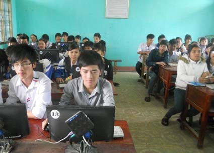 "Cặp đôi hoàn hảo" Quyết- Thắng trong một giờ tin học.