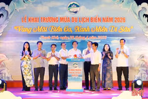 Khai trương du lịch biển Thạch Hải: Vang mãi biển ca - Xanh miền di sản
