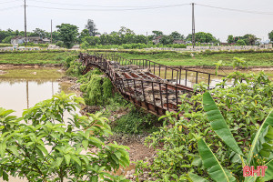 Sớm có phương án xử lý 2 cầu sắt trên kênh thoát lũ Kỳ Thịnh