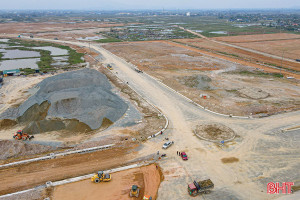 Nắng trở lại, dự án Khu công nghiệp VSIP Hà Tĩnh tăng tốc thi công