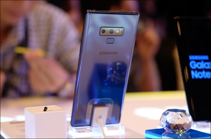 Samsung giới thiệu Galaxy Note 9 tại Việt Nam, giá thấp nhất 22,9 triệu đồng ảnh 5 Samsung giới thiệu Galaxy Note 9 tại Việt Nam, giá thấp nhất 22,9 triệu đồng