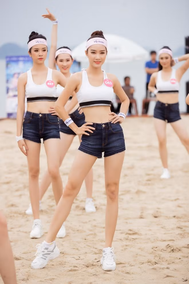 Ngắm hình thể săn chắc của các thí sinh Hoa hậu Việt Nam 2018