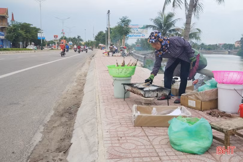 Mưu sinh bên lề đường: Giận mà thương!