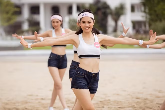 Ngắm hình thể săn chắc của các thí sinh Hoa hậu Việt Nam 2018